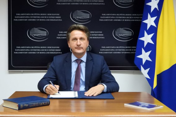 Za FR Jasmin Emrić: Zloupotrebu mehanizma kvoruma i blokade rada Parlamenta BiH mora spriječiti visoki predstavnik